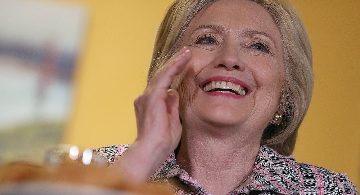 politico's tweet photo. A new national poll has @HillaryClinton leading @realDonaldTrump by 9 https://t.co/e6oUNjAuZc | Getty https://t.co/0gy2UF5n6F