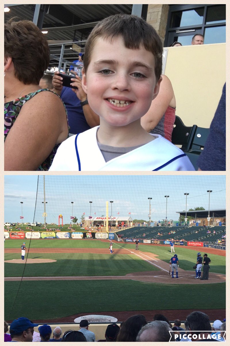 dwrowe's tweet photo. Enjoying a perfect night for baseball. #OPPDStormChasers @OmahaLibrary https://t.co/KSnRMx757c