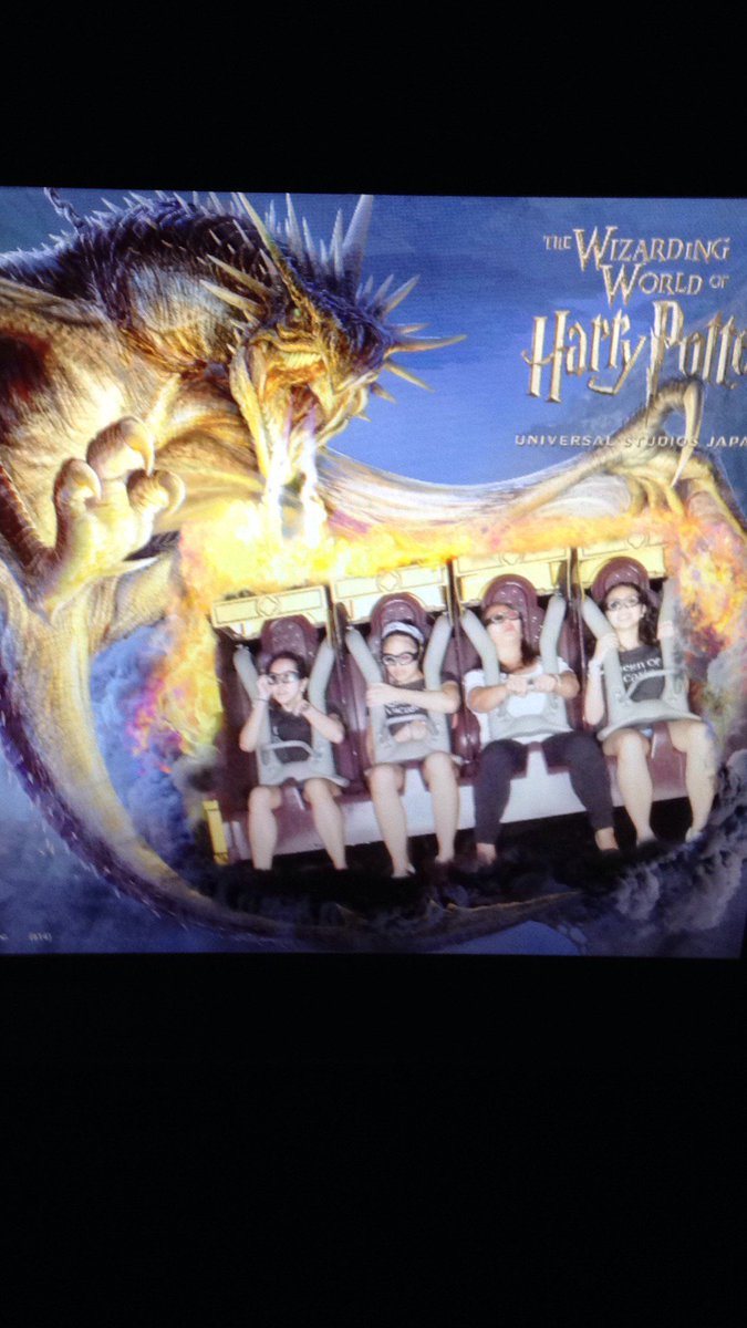 ekhagandahan's tweet photo. Awesome first ride 🙌😎👏 pwede na ko umuwi #usj2016 #Osaka2016 https://t.co/a7T4jZTXz1 https://t.co/dmEPCtKuz2