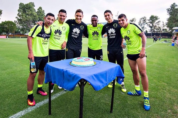hugo_gonzalez1's tweet photo. Muchas gracias a todos por sus felicitaciones!! nada mejor que estar con la familia y los amigos!!!#️⃣1️⃣🔝🎉🎊🎈 https://t.co/xxo15Y9pRd