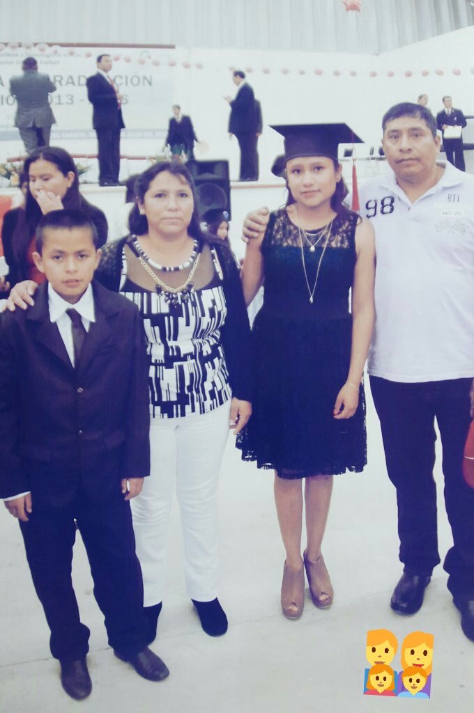 YadizFran's tweet photo. Gracias a ellos son quien son🙈👌 https://t.co/ZBMolbbUZ4