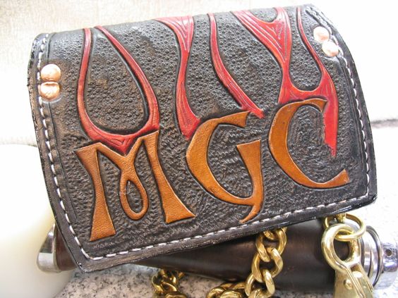 tippmannboss1's tweet photo. Very nice wallet done with the Tippmann Boss leather sewing machine. Made in USA. #tippmannboss #leather #madeinusa https://t.co/WZgczuVP0H