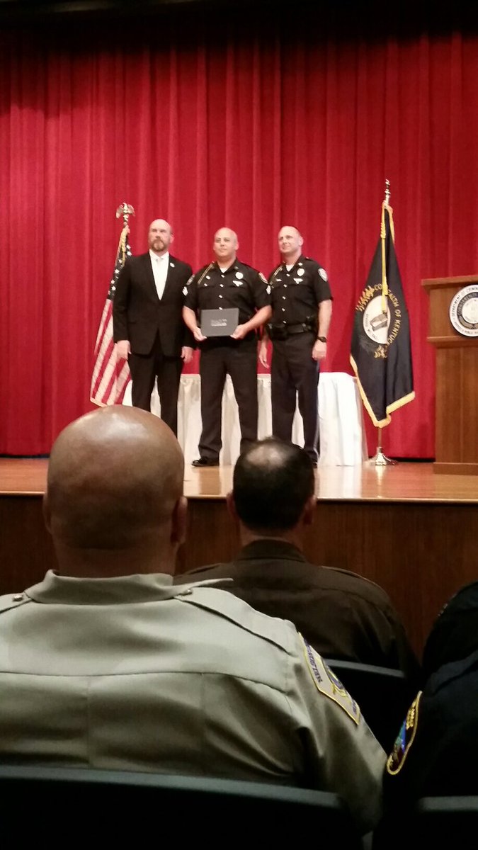 RichmondPDKY's tweet photo. Congrats to SGT Thomas for completing the Academy of Police Supervision last week #RPDKY https://t.co/xKDpocqmdl