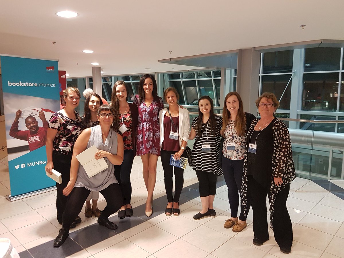 eeandres's tweet photo. @AmandaLindhout gracious enough to pose for photos with volunteers. Thank you!! #ptsd2016 @ptsd2016 https://t.co/v8ENWRMdBh