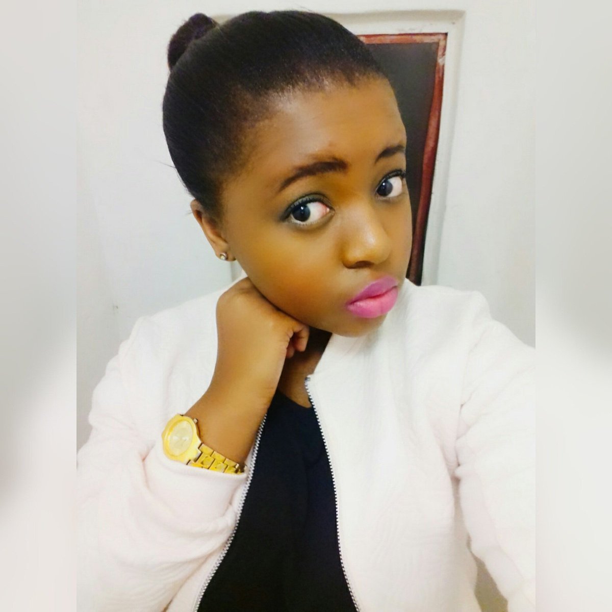 - A real girlfriend supports you and believes in your hustle.💯