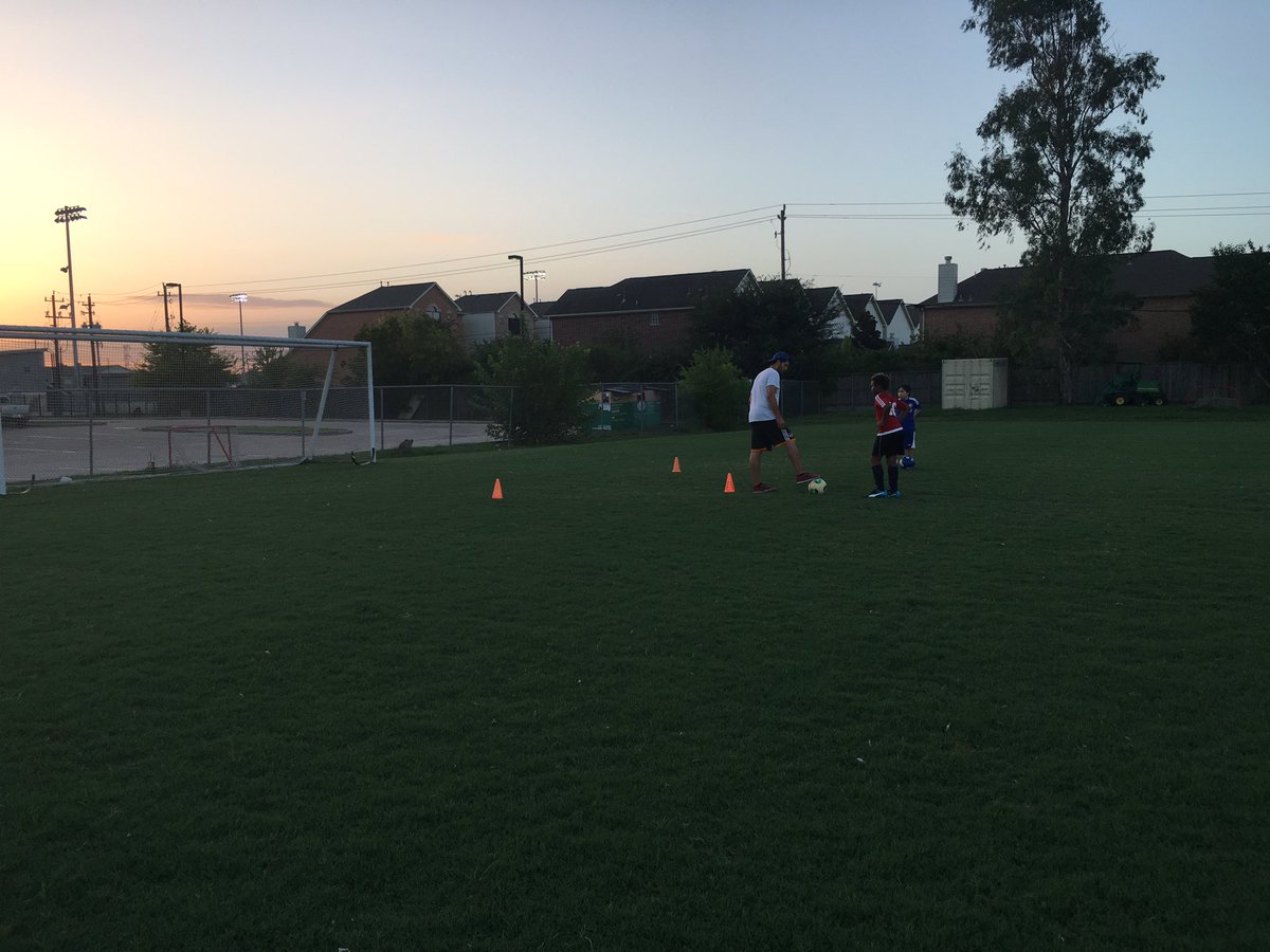 FutbolDadMike's tweet photo. Never too late for a good block of instruction.  This training is worth every minute! @Class_Soccer_ https://t.co/NLlbRBwrHj
