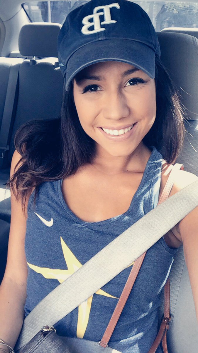 MirelesLarissa's tweet photo. Such a fun game tonight #RaysUp  #SurpriseDates #GotMyCajunPeanuts https://t.co/xlwwqVuKZa