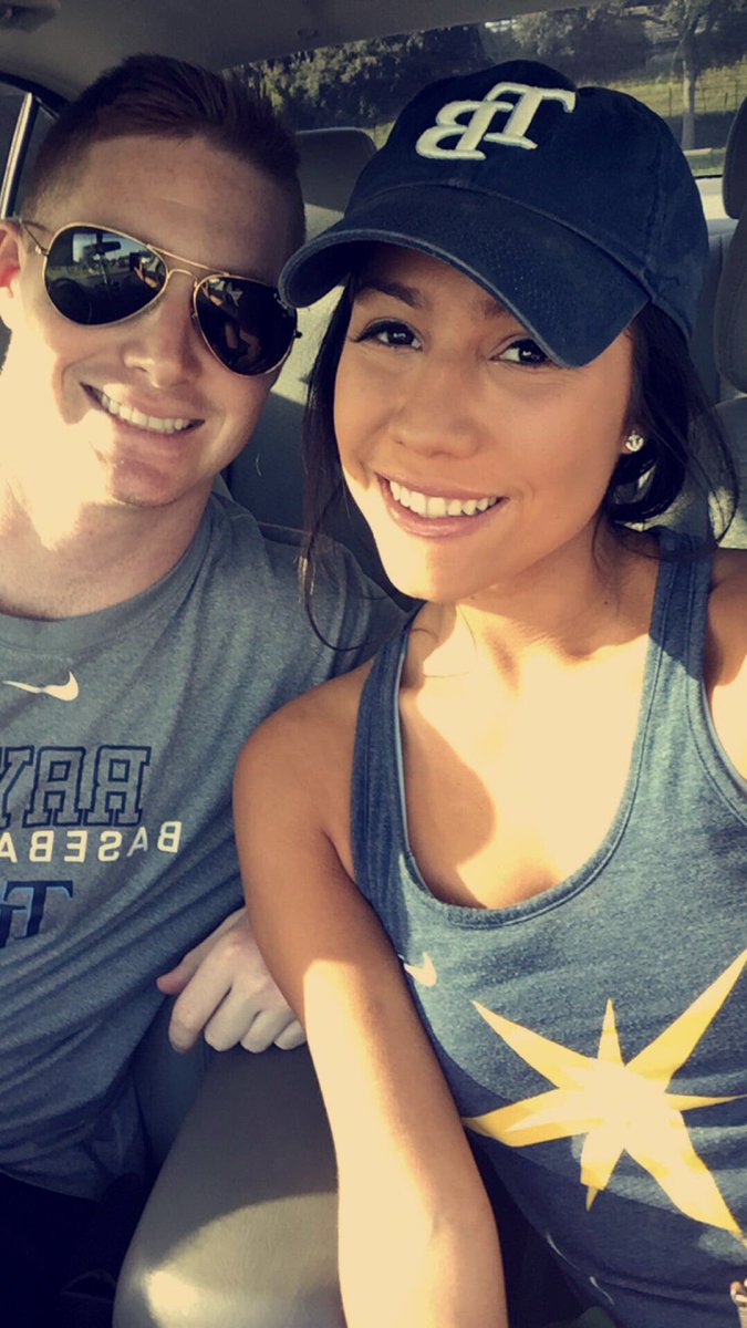 MirelesLarissa's tweet photo. Such a fun game tonight #RaysUp  #SurpriseDates #GotMyCajunPeanuts https://t.co/xlwwqVuKZa