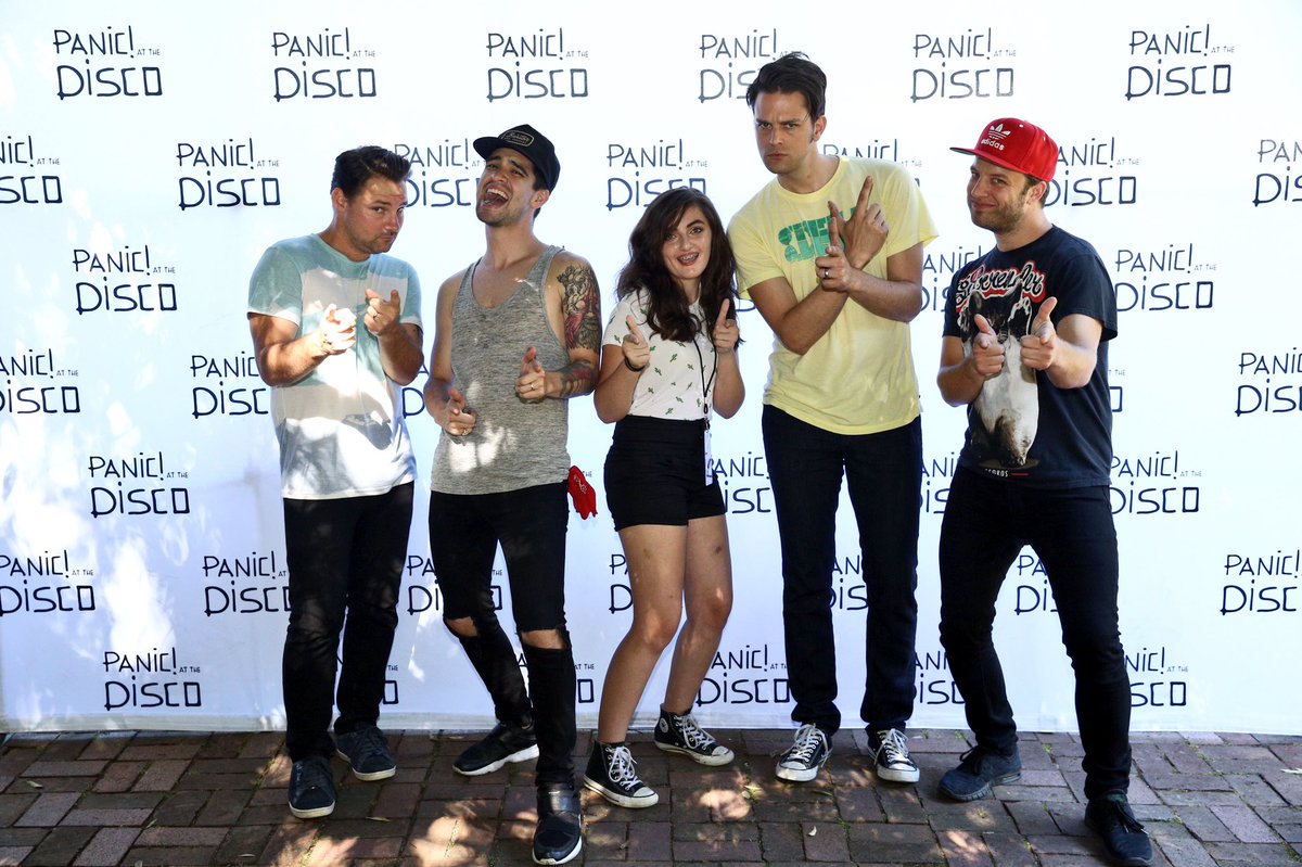chlockeee's tweet photo. Throwback to meeting @PanicAtTheDisco a few days ago (and I actually remembered how to talk!) #PATDVIP #WonderfulVIP https://t.co/PqAVjGode5