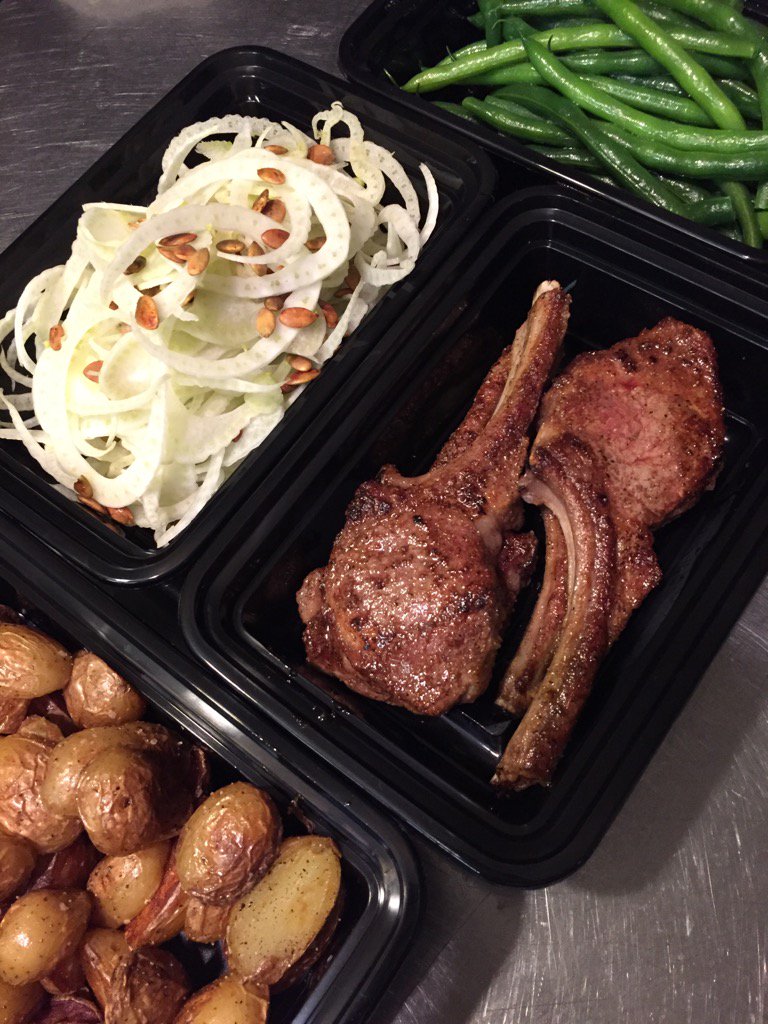 Layte_Bloomr's tweet image. #SearedLambChops #CrispyPotatoes #SteamedGreenBeans #ShavedFennelSalad #CustomDeliveredDropOffMeals #Calabasas #MWL