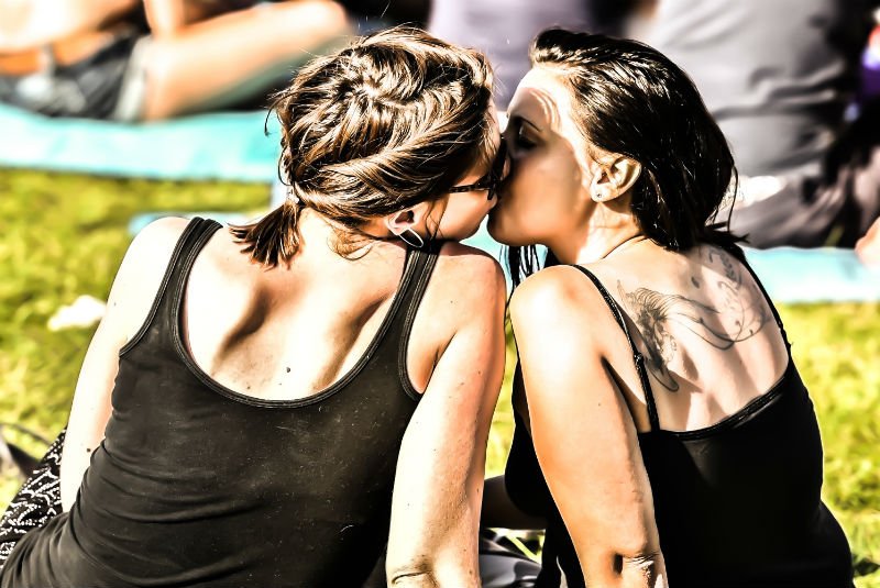 TheRealCurve's tweet photo. L Fest 2016: Bandanas, free hugs, and selfie sticks https://t.co/tPAglZcTnE #lfest #lfest2016 #lesbianevents https://t.co/K8usweknM3