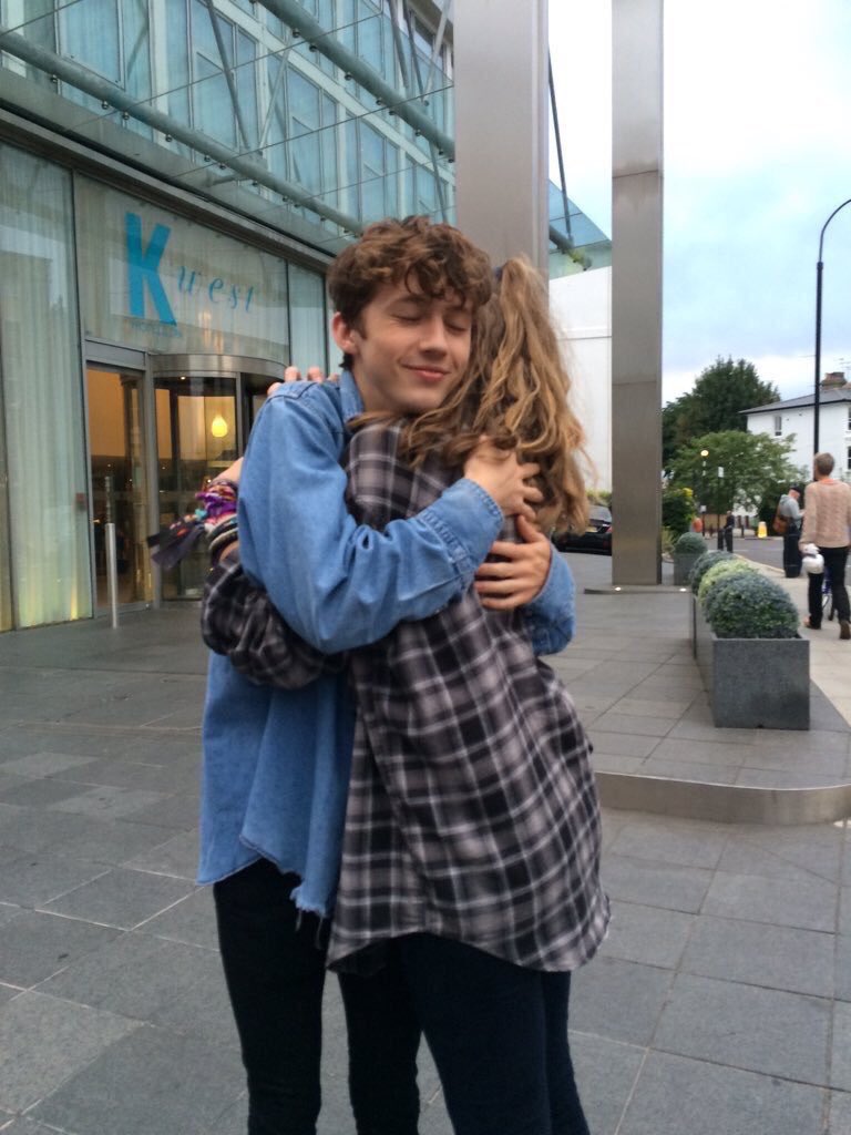 a,, troyemin ໑̣ tweet media