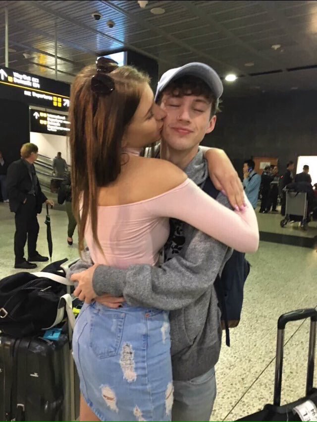 a,, troyemin ໑̣ tweet media