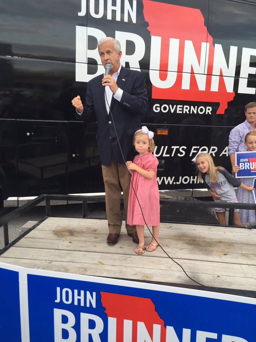 drnurse2010's tweet photo. Exciting evening and large crowd with @JohnBrunnerMO #mogov #dedicatedtofamily https://t.co/v0toQCxbT4