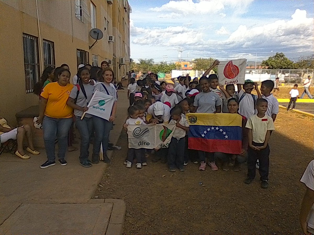 mevenfalcon's tweet photo. Lanzamiento del Plan Vacacional Comunitario, abanderamiento de l@s instructor@s de Campismo #JuventudEcologista https://t.co/N1jSntEKR2