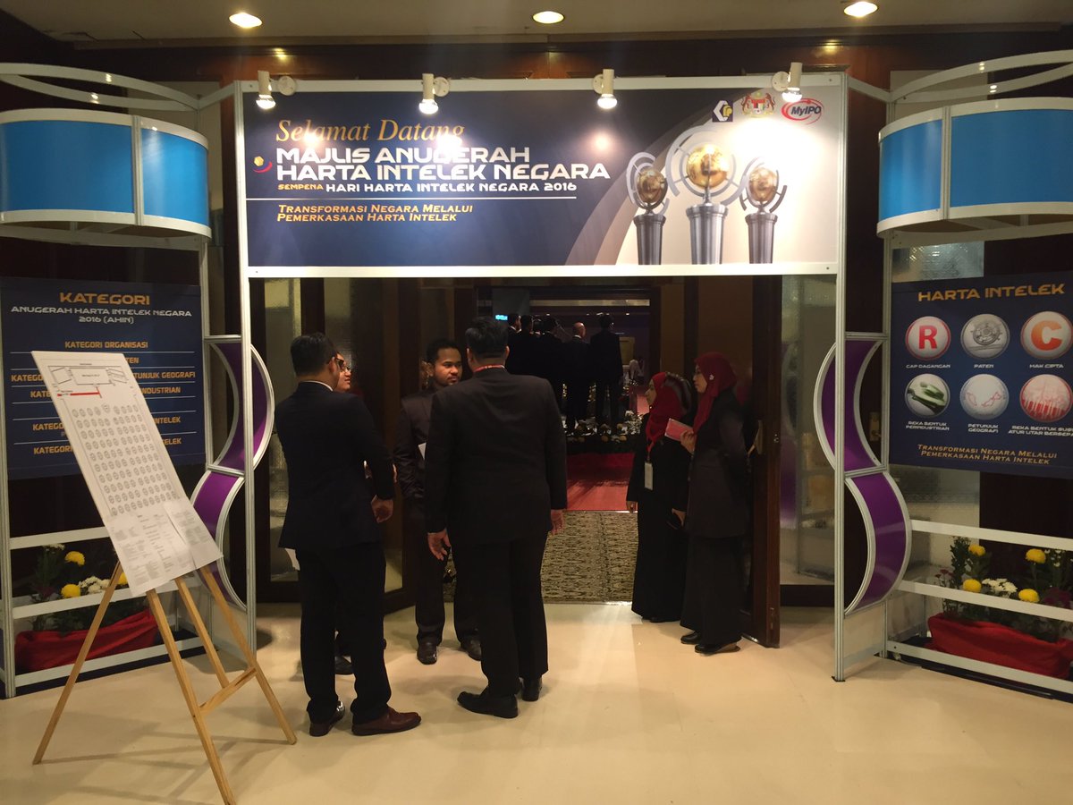 myipo's tweet photo. Langsung dari PWTC: Majlis Anugerah Harta Intelek Negara 2016 #MyIPO #AHIN2016 #bersamaMyIPO https://t.co/D658DretUP