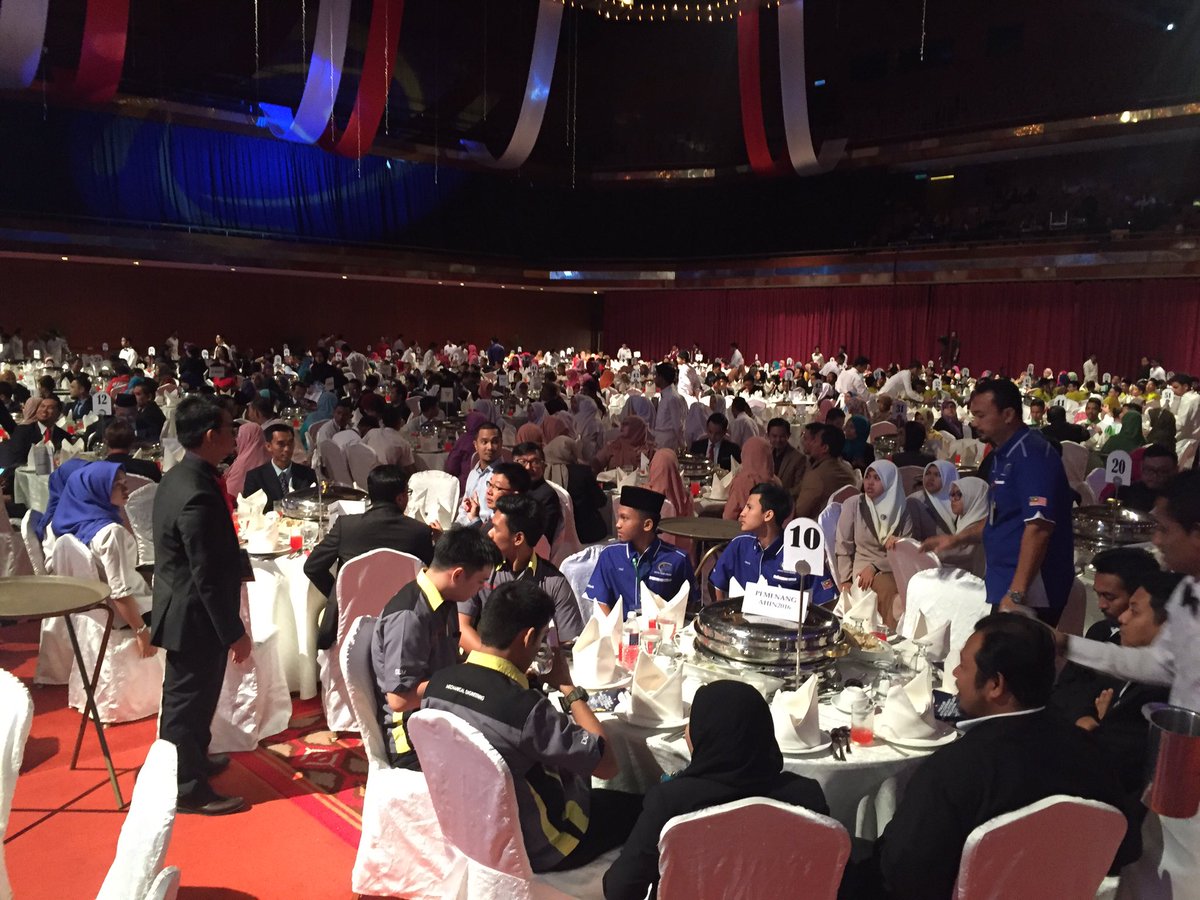 myipo's tweet photo. Langsung dari PWTC: Majlis Anugerah Harta Intelek Negara 2016 #MyIPO #AHIN2016 #bersamaMyIPO https://t.co/D658DretUP