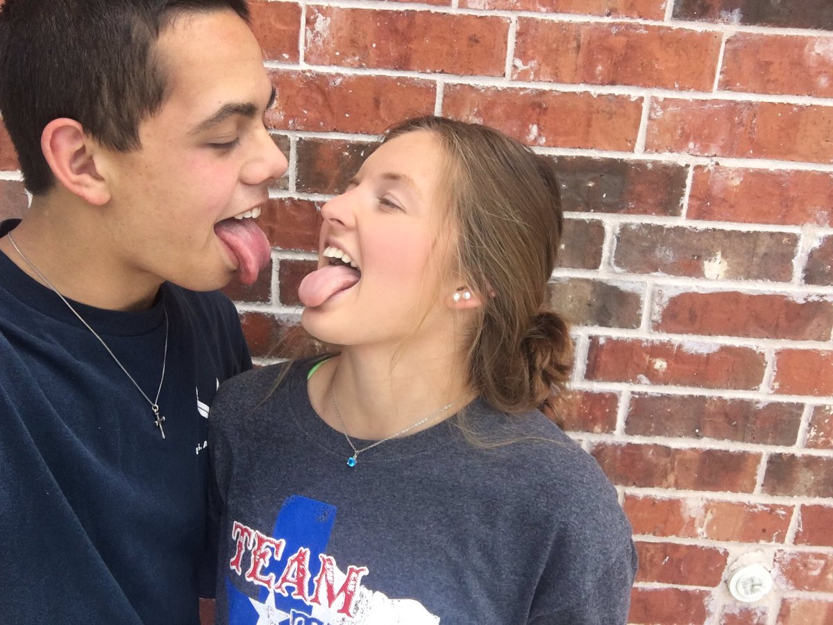 rolomeno12's tweet photo. My girl 
#NationalGirlfriendDay https://t.co/LKLmBYLVkc