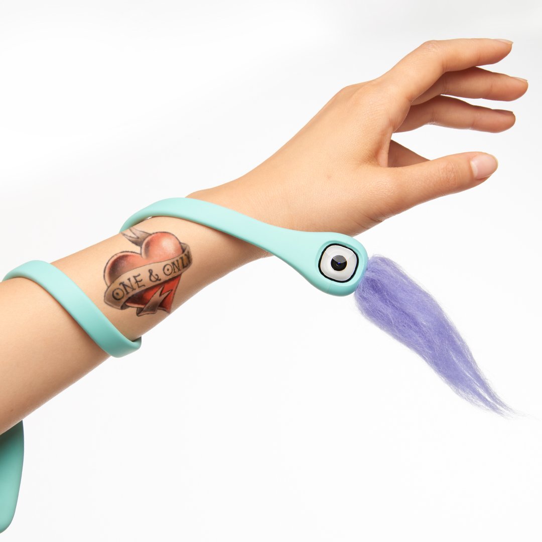 boud_PIC's tweet image. The “one and only” #flexible #lifecam. #PICTime #PICItEasy #tattoos #cameras