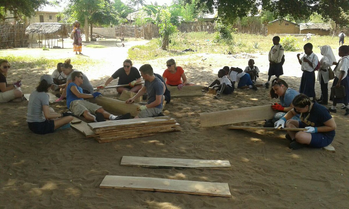 camptanzania's tweet photo. First day on project work and we are all feeling great #DoSomethingAmazing #campseffect @CampsInt https://t.co/pZwkv7Up44