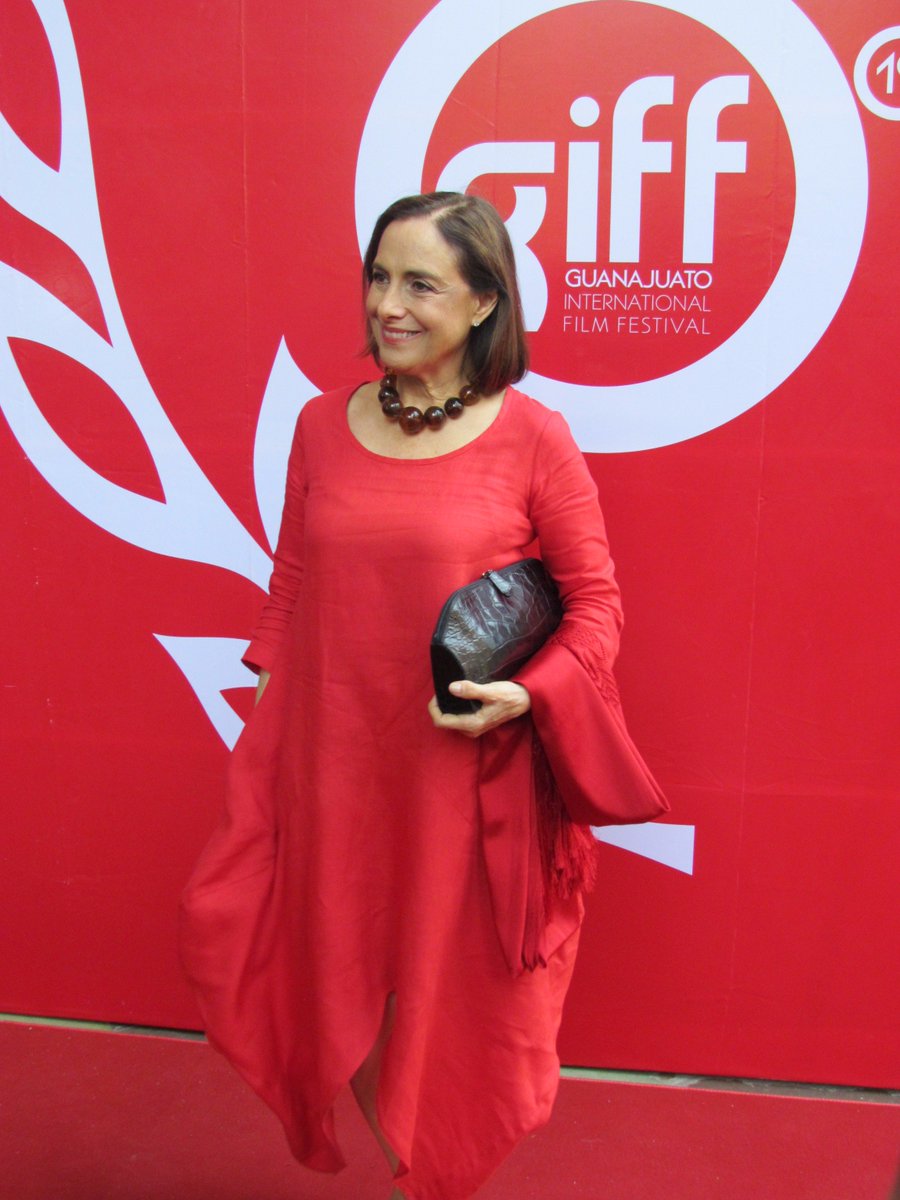 StageOne_Mag's tweet photo. Algunas de las figuras publicas que engalanaron la clausura y premiación del XIX @giffmx en Gto @teatrojuarez https://t.co/PHphtSgmAN