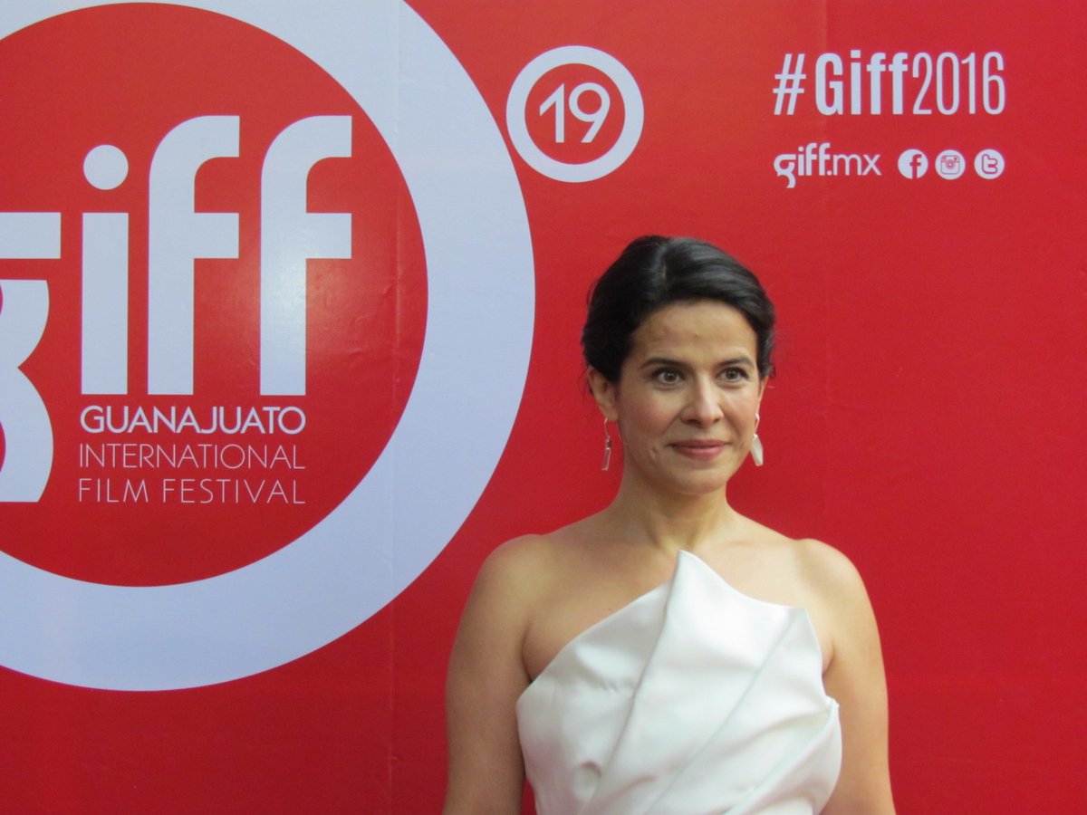 StageOne_Mag's tweet photo. Algunas de las figuras publicas que engalanaron la clausura y premiación del XIX @giffmx en Gto @teatrojuarez https://t.co/PHphtSgmAN