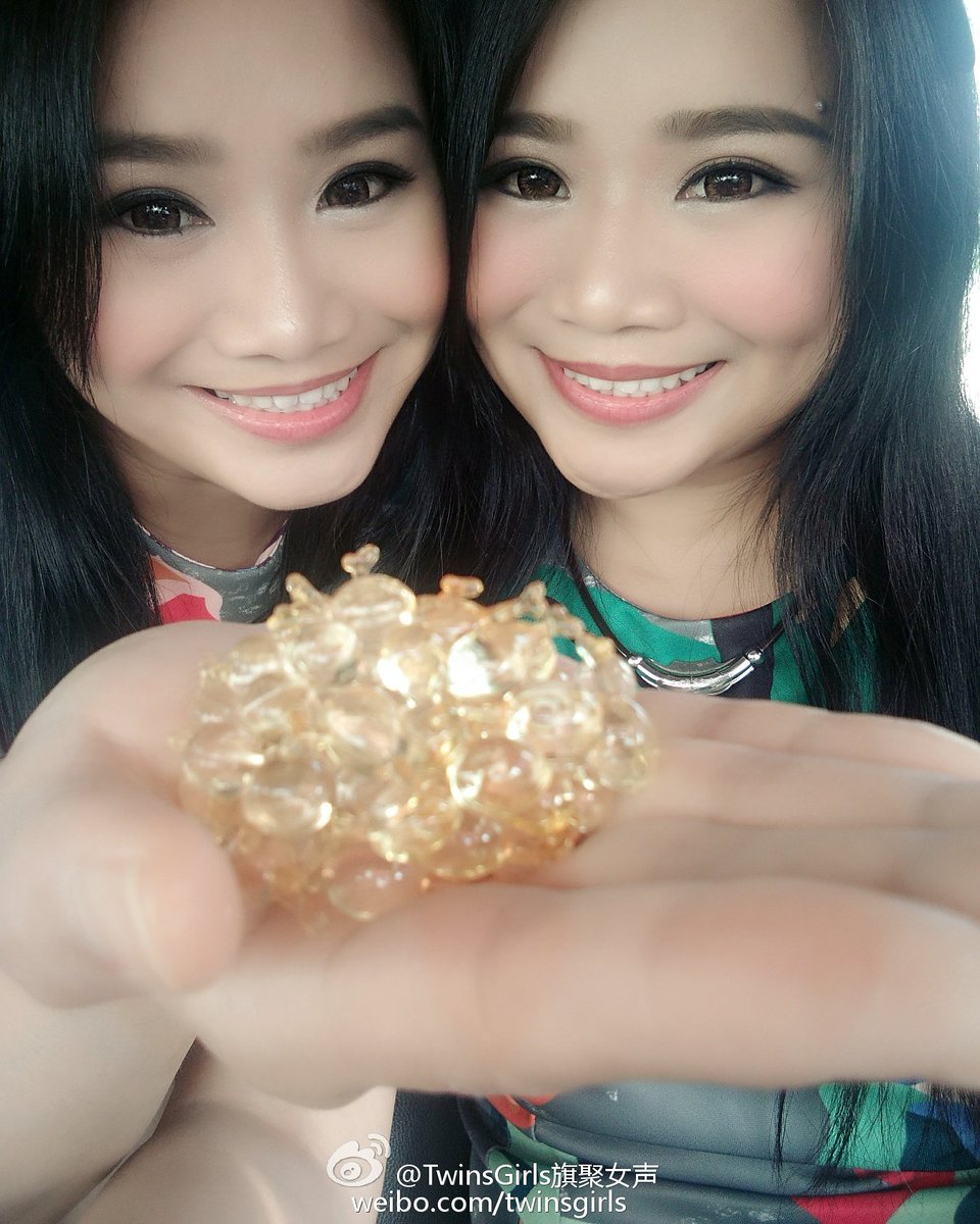 旗聚女声twinsgirls Na Twitteru 我们化妆前一定会用fineskin 的v6 打底滑溜溜才开始化妆 让脸蛋一整天滑溜溜靓丽 藝人 歌手 演员 代言人 双胞胎 旗聚女声
