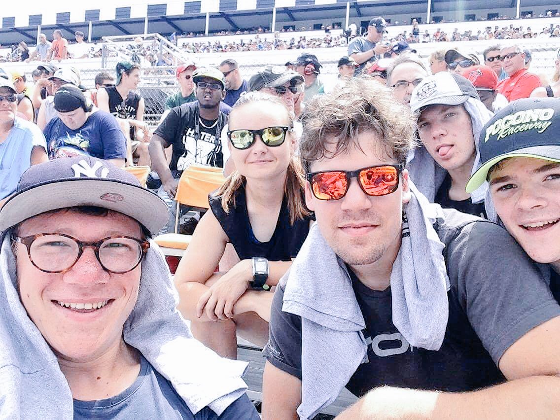 _mckenziebrowne's tweet photo. It took two days thanks to the weather, but we finally got to see a nascar race 👌🏼 #Murica https://t.co/XHUZYae8zA