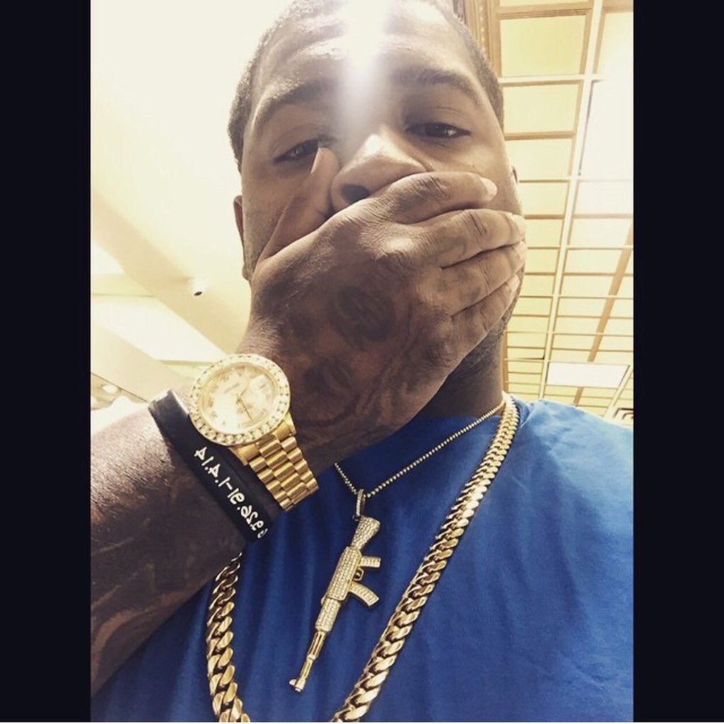Ray_Mills6's tweet photo. Still think bout you everyday Cuzzo man fuck these hating ass niggas #ripteef 👼🏽 https://t.co/xuC9hwiq6j