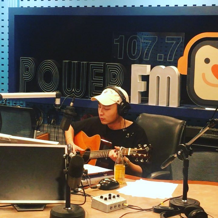 FloraJunk's tweet photo. #RoyKim #SpecialDJ #AcousticWeek #장예원의오늘같은밤 
https://t.co/yoqpk5iaQw
https://t.co/JdJCbEd088 https://t.co/UCZ80FYNou