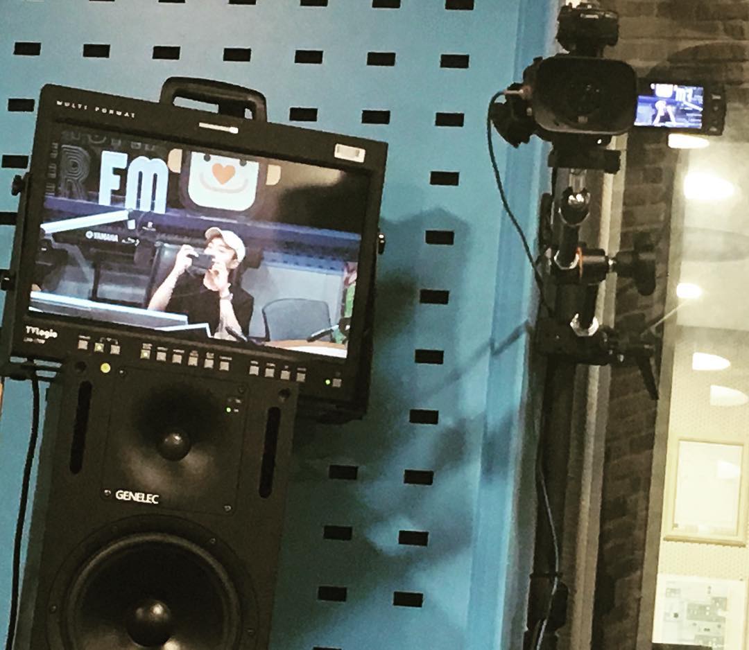 FloraJunk's tweet photo. #RoyKim #SpecialDJ #AcousticWeek #장예원의오늘같은밤 
https://t.co/yoqpk5iaQw
https://t.co/JdJCbEd088 https://t.co/UCZ80FYNou