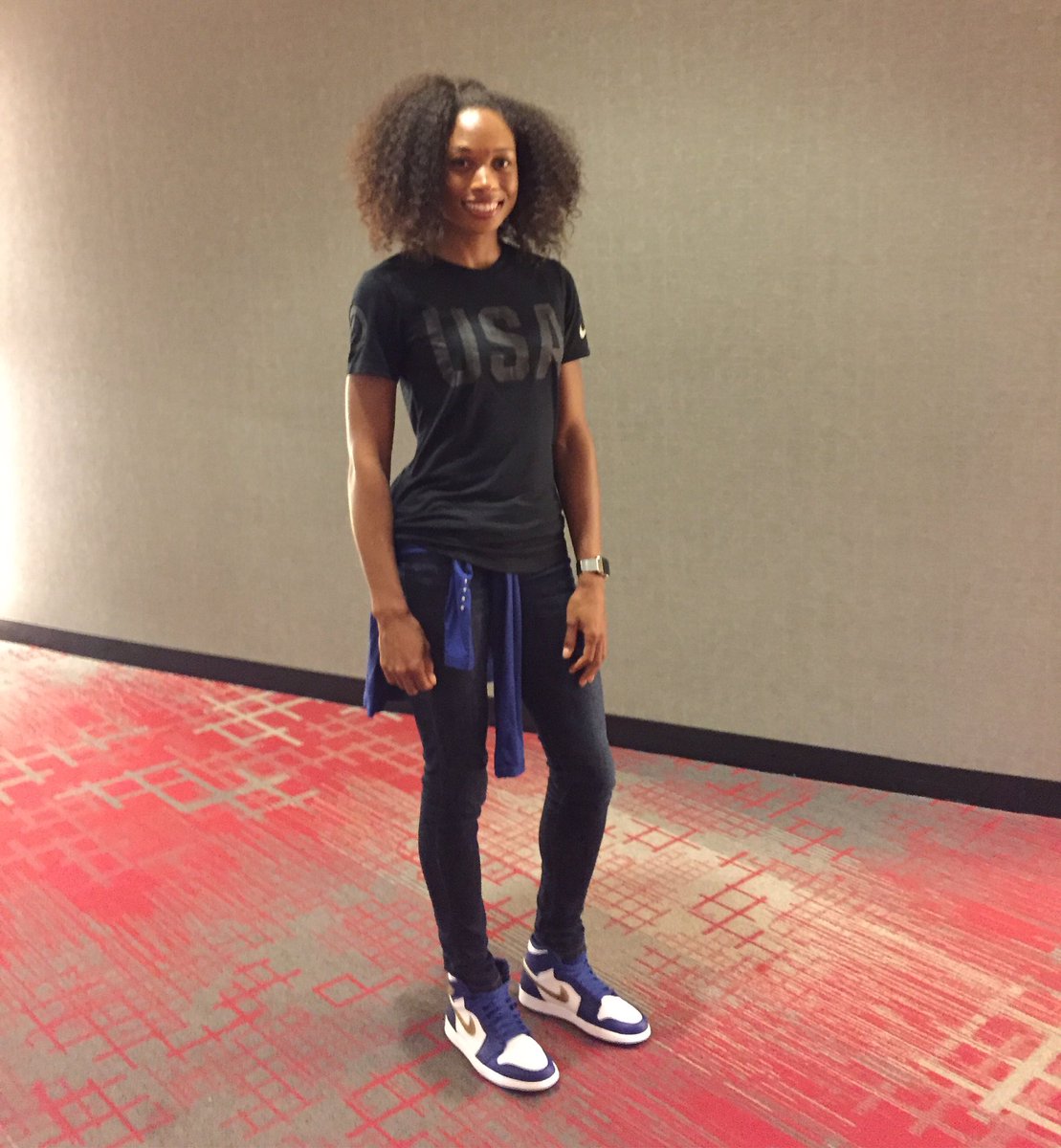 jordan 1 gold medal on feet