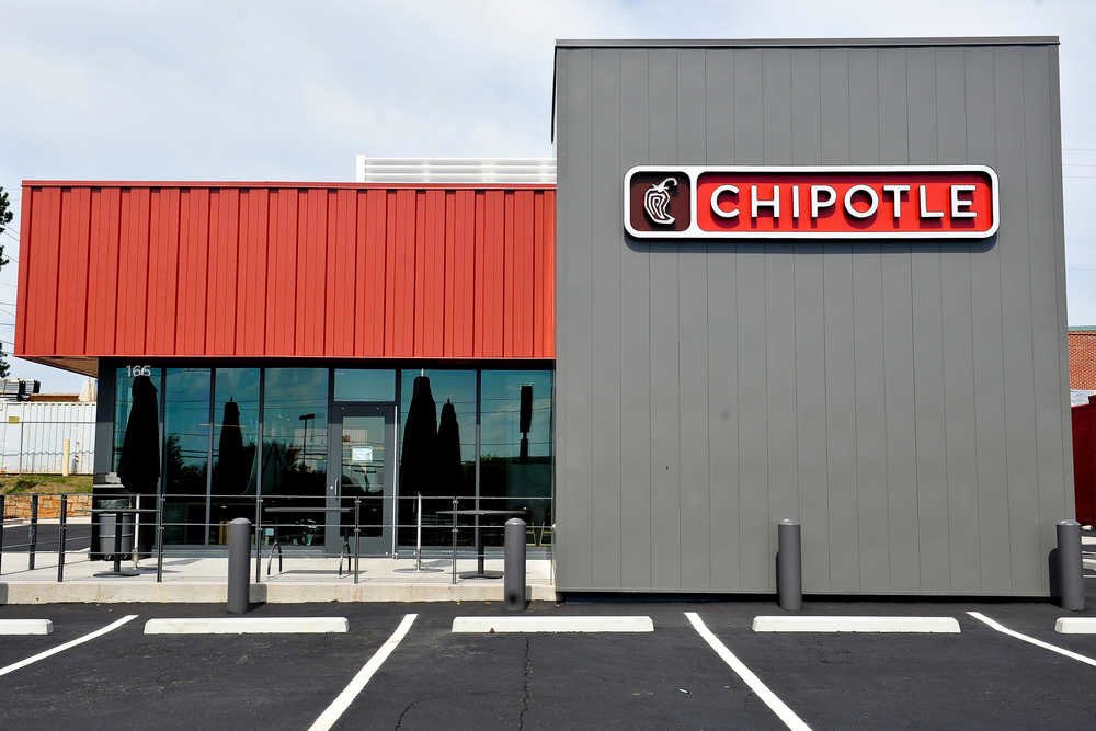 ONETENREI's tweet image. @chipotlemexicangrill #mexican #taco #burrito #restaurant #fastcasual #athens #building onlineathens.com