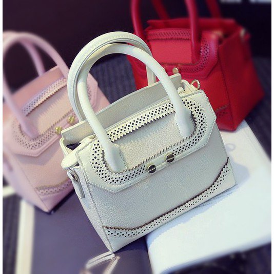 Linda_LKyu's tweet photo. Material PU, Ukuran 21 x 17 x 12 With Longstrap Weight 0.65 #tasmini #tasimport #taswanita #tasmurah IDR 162.000 https://t.co/Rv5hRcZBUh