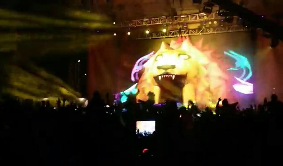 Nidia_yn's tweet photo. #KINGDOM 🦁😍 #LifeInColor #LIC #BestNightEver https://t.co/fBoq5eZLYK