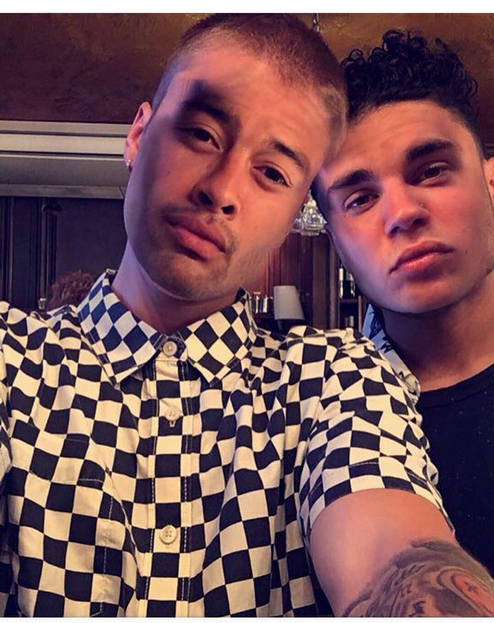 _SandraMoreeno's tweet photo. Como envidio a ese fan  que ya tiene una foto contigo 😢 @AlfredoFlores 
#Fredoliebers https://t.co/V4ZPaDIbsx