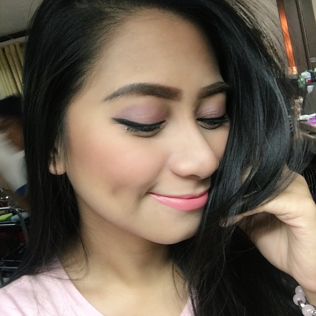 thatssajlizardo's tweet photo. I'm inspired to do a purple eyeshadow today for work after watching @HEARTDEFENSOR new video!! #KIDSMAKEUPCHALLENGE😁 https://t.co/NXQQHq3Lab