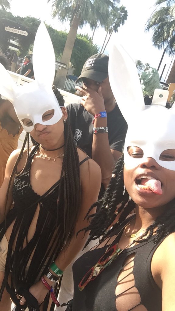 AsiaAshl3y's tweet photo. Baesia #NationalGirlfriendDay 😘😜😄 #TheLab3L https://t.co/yTcxU7IMnK