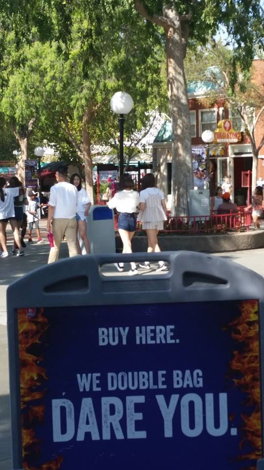 GF_Bangtan's tweet photo. Theme Park in Los Angeles!!
#GFRIEND #GFRIENDinLA #여자친구 @GFRDofficial https://t.co/GVCtK4P6cT