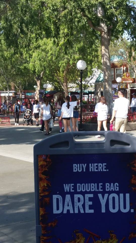 GF_Bangtan's tweet photo. Theme Park in Los Angeles!!
#GFRIEND #GFRIENDinLA #여자친구 @GFRDofficial https://t.co/GVCtK4P6cT