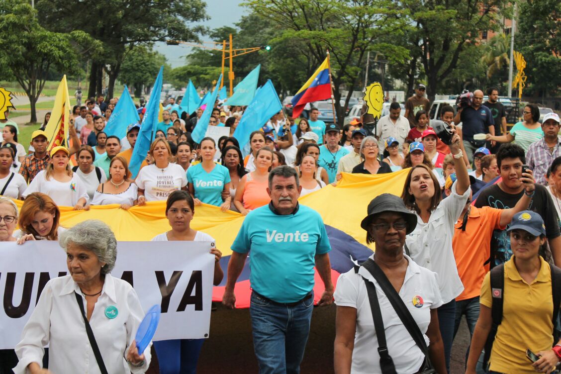VenteJovenGre's tweet photo. Si no va a lavar, al menos preste la batea. Diga la verdad y deje el showcito, Tibisay Lucena #VenezuelaSeRebela https://t.co/IER1D6G5Af