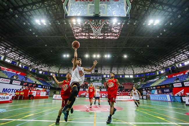 dblindonesia's tweet photo. Terapkan Strategi Kalahkan Lawan. Baca beritanya di: https://t.co/P5GMSNHTTS #Loop3x3Competition #DIJogjakartaSeries https://t.co/NEwXTDssOw
