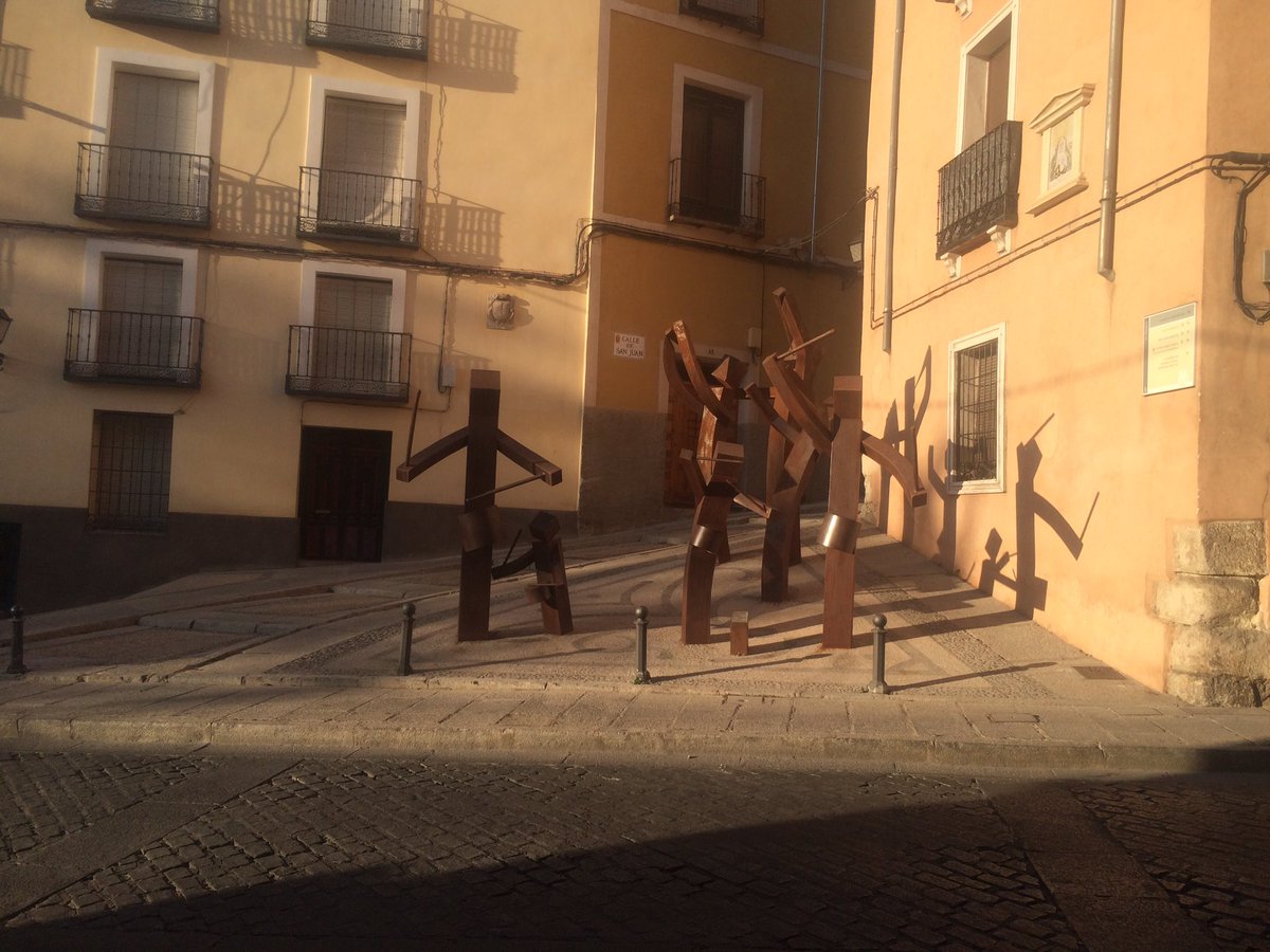 Cuenca20A's tweet photo. Os presentamos el Monumento a los Turbos, un conjunto escultórico dedicado a la más famosa procesión conquense https://t.co/rsA3Fvfn6h