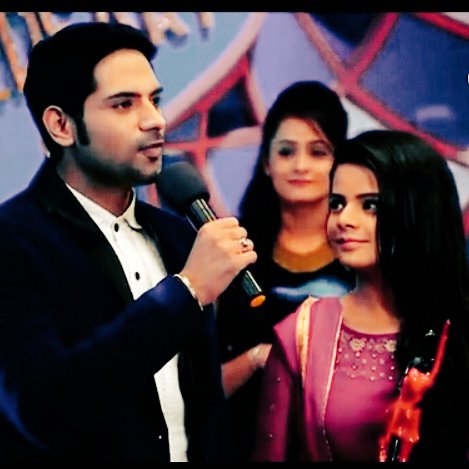 felianintanyuni's tweet photo. #THAPKI14 eps ini sweet bgett #thapki #dhruv dansa 😊😆 #baperthapki @SeriesANTV 😁😊✌ https://t.co/vYbOd3OoVx