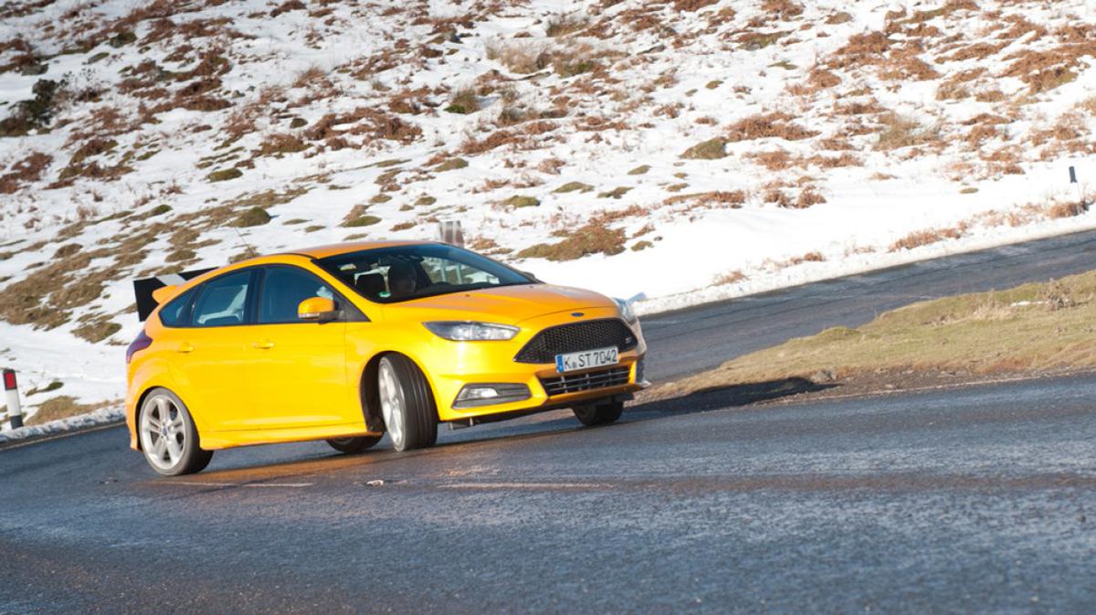 evomagazine's tweet image. Here are a few ideas to keep your Ford Focus ST feeling fresh evo.co.uk/ford/focus-st/…