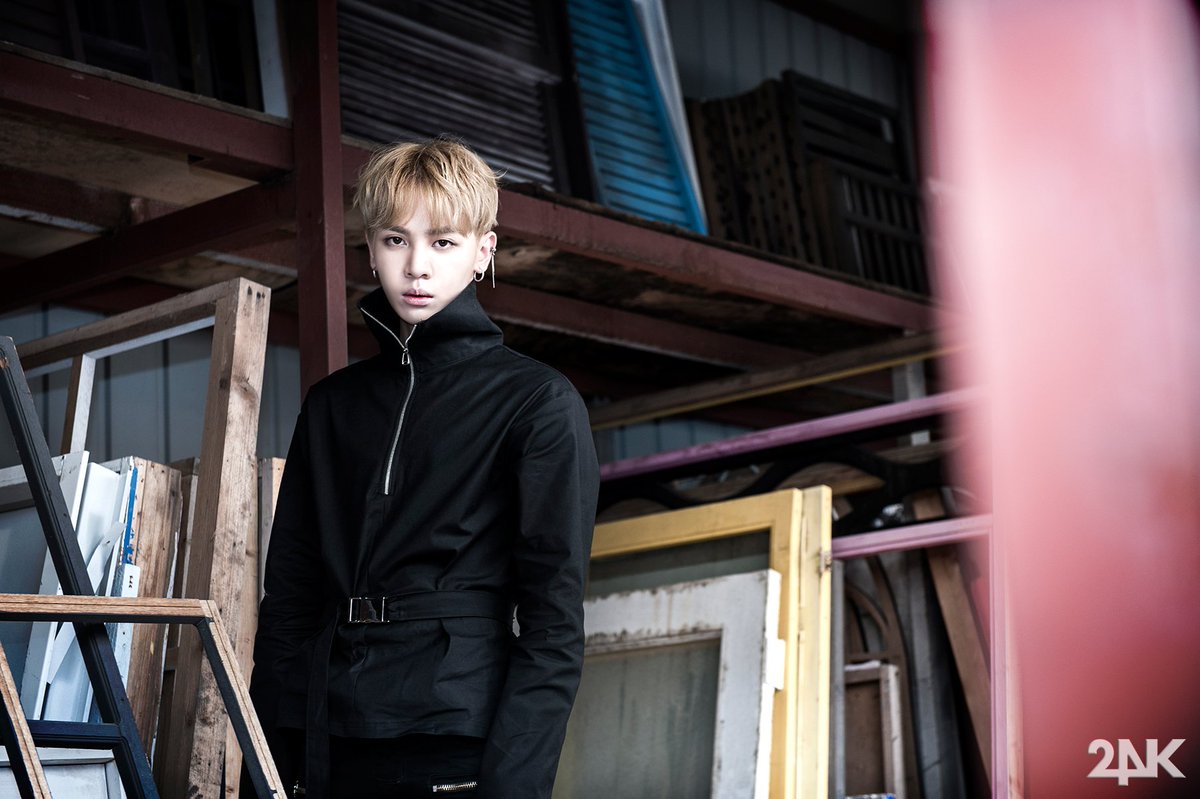 24Kplus_members's tweet photo. #24K #투포케이 CONCEPT PHOTO
#휘 #HUI @24k_LIANGHUI 
#COMEBACK #WHOISNEXT #L
https://t.co/ed85o2iAqf https://t.co/0fl9mz3e7m