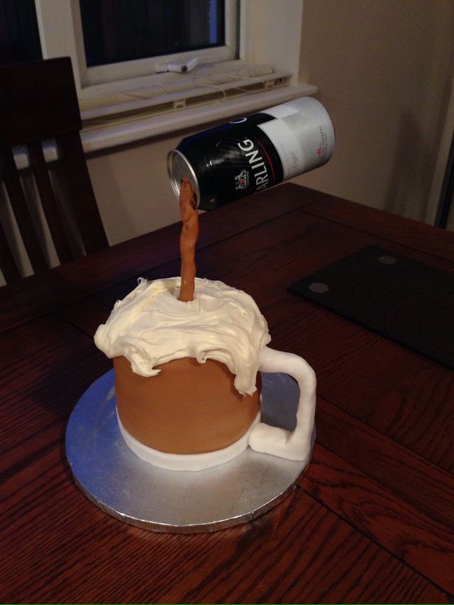 katesbakesiom's tweet photo. Gravity defying beer can cake! My hubby loved this for his birthday 🤗 #beercancake #katesbakesiom #magic https://t.co/MB1GU6m3wc