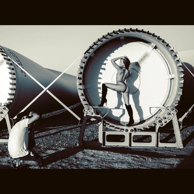 More BTS while I still wait for photos to be edited 😩😩 https://t.co/clSbxEoag9