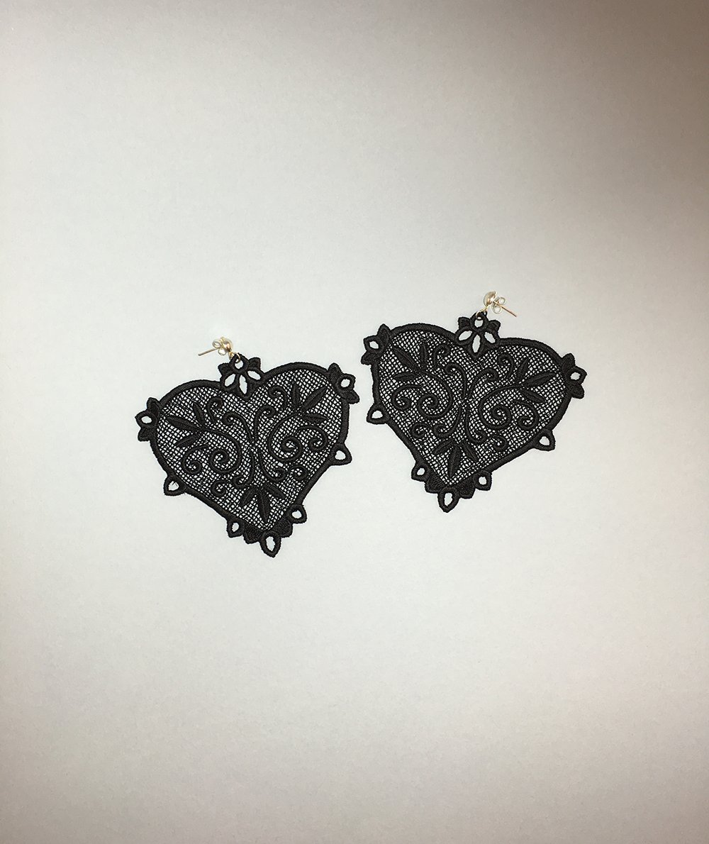 CucitoStefy's tweet photo. Per info contattatemi! #orecchini #earrings #cuore #hearts#lace #pizzo #ricamato #embroidery #cucitostefy #embylover https://t.co/a7QxSxJWk7