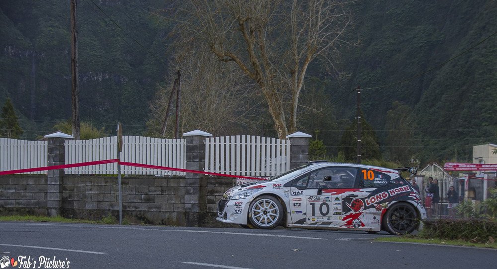 FabsPiictures's tweet photo. TOUR AUTO 2016
#Ile_De_La_REUNION
#PANIZZI
#RALLY_LE_BEL https://t.co/NLRWxlS0Q6